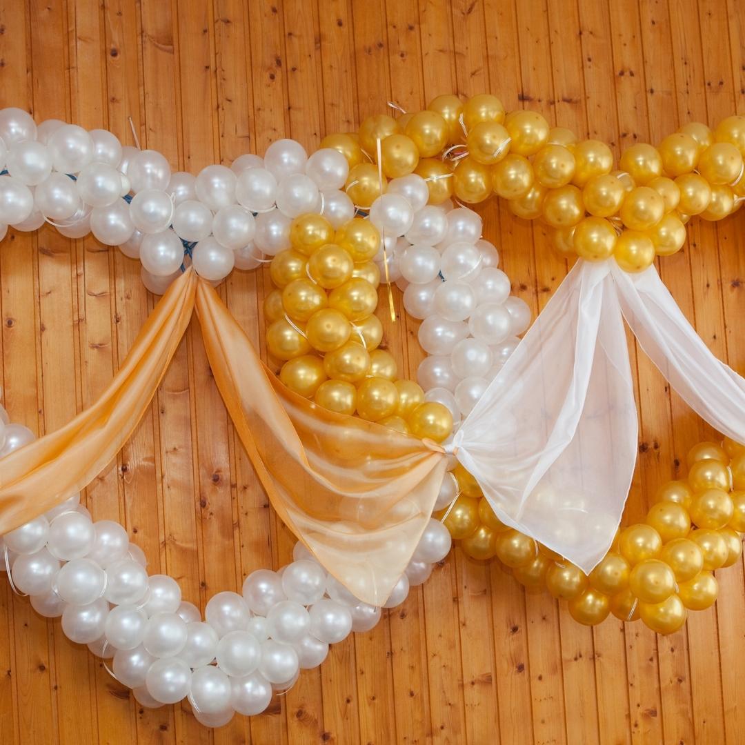Wedding ornament from balloons